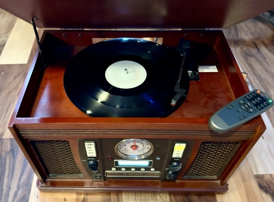 INNOVATIVE TECHNOLOGY ITVS-750 MUSIC CENTER WITH RECORDABLE CD PLAYER, REMOTE - Image 1 of 4