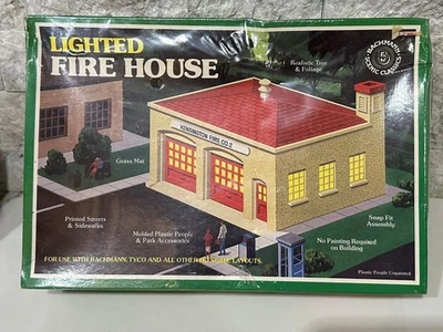 BACHMANN SCENIC CLASSICS HO scale 49-2574 LIGHTED Fire House KIT SEALED - Image 1 of 4