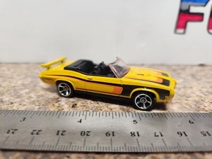 Hot Wheels MUSCLE MANIA '11 ~ '70 PONTIAC GTO (Yellow) (105/244) T9812 NM! - Picture 1 of 7
