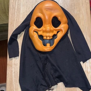 Vintage Fun World Easter Unlimited (T) Orange Mask Scream Sarah Spook - Picture 1 of 7