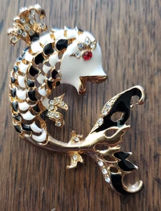 Panetta Enamel Rhinestone Leaping Fish Dolphin Pin Brooch Movie TV PRop Jewelry - Picture 1 of 6