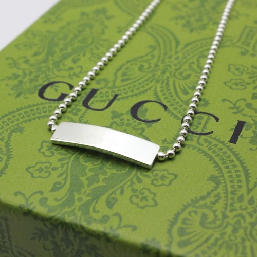 Collana in argento 925 con sacchetto quasi come nuova con placca Gucci