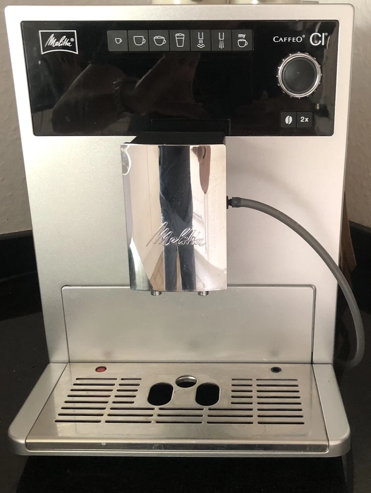 Melitta Caffeo CI 1400W Kaffeemaschine Silber 9 Filterpatronen 8 Reinigungstabl. - Bild 1 von 4
