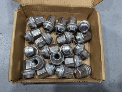 Tuercas de rueda Pontiac Solstice Saturn Sky GM (juego de 20) con tapa de acero inoxidable Foto 1 de 2