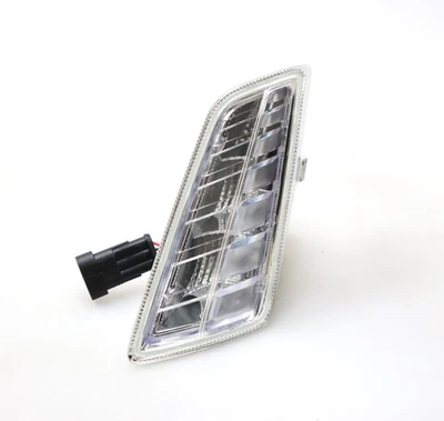 LED Blinker vorne links Indicator Light Piaggio Vespa GTS 125 300 310 2022- - Bild 1 von 3