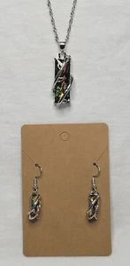 Fire Rainbow Glass Bar Pendant Necklace And Matching Peirced Earrings  - Imagen 1 de 11