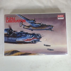 Academy Minicraft Flugzeug Modellbausatz B-24J Liberator 1/72 Jagdflugzeug NEU 1694 - Bild 1 von 9