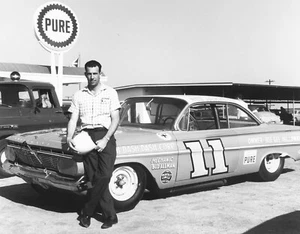 Ned Jarrett’s first championship came in a Chevrolet in 1961 8 x 10 photograph - Bild 1 von 1