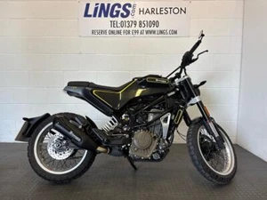 Husqvarna Svartpilen 401 2019 with only 3854 miles - Picture 1 of 20