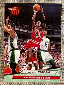 Michael Jordan 1992-93 Fleer Ultra #27 NBA Basketball Chicago Bulls - Picture 1 of 2