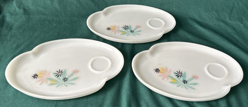 Vintage Atomic Flower White Federal Milk Glass Snack Plates   Set of 3
