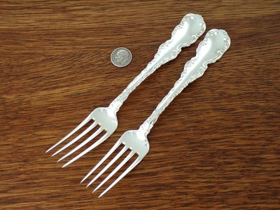 BIRKS HORQUILLAS DE ALMUERZO DE POSTRE LOUIS XV de plata de ley 6 3/4" sin mono Foto 1 de 3