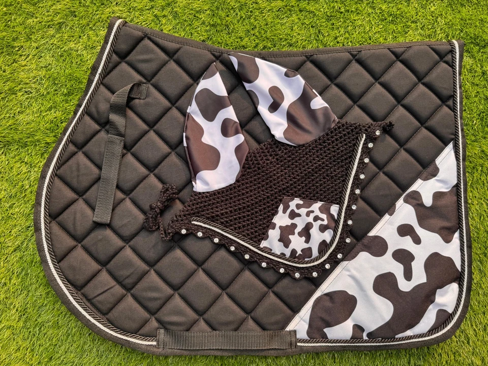 CONJUNTO DE ALMOFADAS DE SELA COM ESTAMPA DE VACA ALMOFADA DE SELA INGLESA COM CAPÔ DE MOSCA COMBINANDO - Imagem 1 de 2