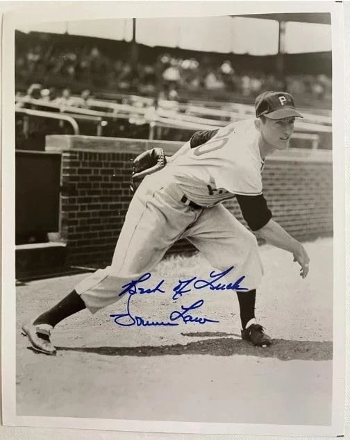 Foto brillante autografiada por Vern Law de 8x10 de los Piratas de Pittsburgh Foto 1 de 1