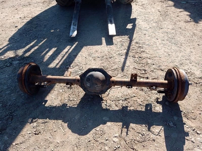 Rear Axle 10 Bolt Round Cover 8.25" Ring Gear 3.92 Ratio from 2010 Dakota (84340 Foto 1 de 4