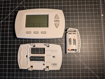 Honeywell 5-2 Day Programmable Thermostat RTH6350 D1000 Tested without Manual - Image 1 of 4