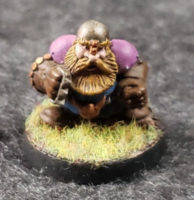 Warhammer: Blood Bowl - Dwarf #9 PAINTED METAL MINIATURE AS SHOWN..........(SB1) - Image 1 of 4