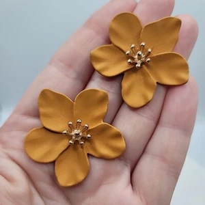 Burnt Yellow Large Flower Pierced Earrings - Picture 1 of 21