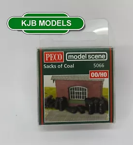 BNIB OO Gauge Peco Model Scene 5066 Sacks of Coal - Picture 1 of 2