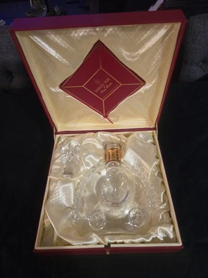 Хрустальный графин для коньяка Louis XIII Rémy Martin Baccarat  - Изображение 1 из 4