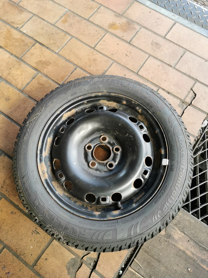 Orig. VW Fox 5Z Seat Ibiza 6J Komplettrad DOT 0420 8mm! 195/55R15 85H KBA 43737 - Bild 1 von 4