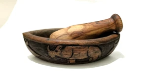 antiker handgeschnitzter Mörserstößel in Bootsform aus Holz - Bild 1 von 8