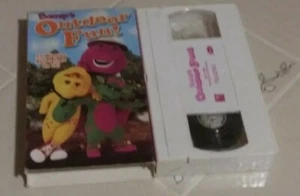 VHS Barney's Barney Outdoor Fun Purple Dinosaur Singing Kids Tested - Picture 1 of 2