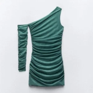 Mini Vestido Zara Verde Esmeralda/Verde azulado Organza Un Hombro Acanalado. Talla L. ¡NUEVO CON ETIQUETAS! - Imagen 1 de 20