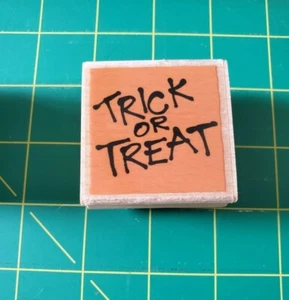 Trick or Treat Halloween Kursivschrift Gummistempel Holz montiert Dampfschrott - Bild 1 von 2