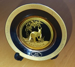 Deko Teller mit Ständer aus Australien, Känguru, goldfarben, 11 cm Durchmesser - Bild 1 von 4