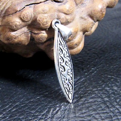 Dije colgante de tabla de surf de plata esterlina 925 sólida - Regalo para surfista amante de la playa Foto 1 de 4