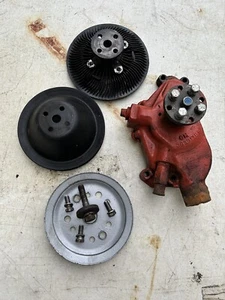 🔥🔥SBC CHEVY Water Pump Pulley Fan Clutch Crank With Bolts 1960’s 283 327 302 - Picture 1 of 13