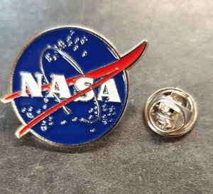 NASA Space Agency Mode Logo Metall Emaille Abzeichen Pin 3 cm Durchmesser UK Verkäufer - Bild 1 von 8