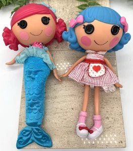 Lalaloopsy Rosy Bumps 'N' Bruises 12" (2011) & Coral Sea Shells Full Size Dolls - Bild 1 von 20