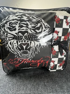 Juego de cama completo de 8 piezas Ed Hardy Cal King - Sábanas edredón fundas de almohada Foto 1 de 4