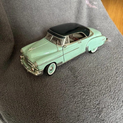 Motor Max 1950 Chevy Bel Air Green/Mint 1:8 Scale Die Cast Model Made In China - Image 1 of 4