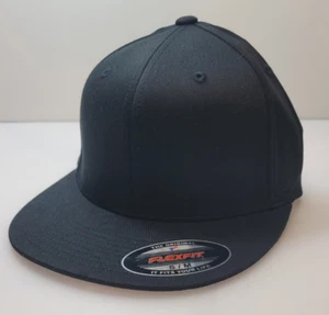 NW Sticker Flexfit Yupoong Flat Bill S/M Men's Cap Black with Gray Under Bill - Picture 1 of 3