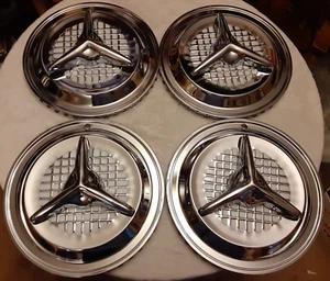 ** New Tri-Bar Spinner Chevy Mopar 15" inch Wheel Covers Nice!! - Foto 1 di 4