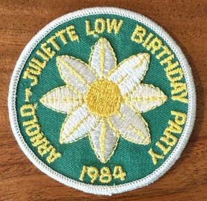 GSA Patch Girl Scout Badge 1984 Arnold Juliette Low Birthday Party Flower - Picture 1 of 2