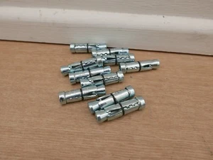 CLEARANCE LINE 10 X DEWALT M8 LOOSE SHIELD ANCHORS DFM2450020 - Picture 1 of 1