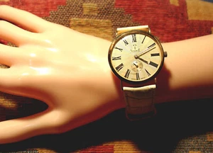 RARE LOVELY  VICENCE MODEL WATCH ! 14K SLID GOLD LARGE TYPE !  NEW CONDITION !!! - Picture 1 of 11