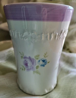 RARO VASO Rachel Ashwell SIMPLY SHABBY CHIC cerámica en relieve ROSAS LILAS  Foto 1 de 4