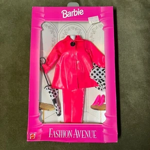 Barbie Fashion Avenue Mattel 1995 rosa Regenmantel gepunktet Regenschirm #14302 NRFB - Bild 1 von 5