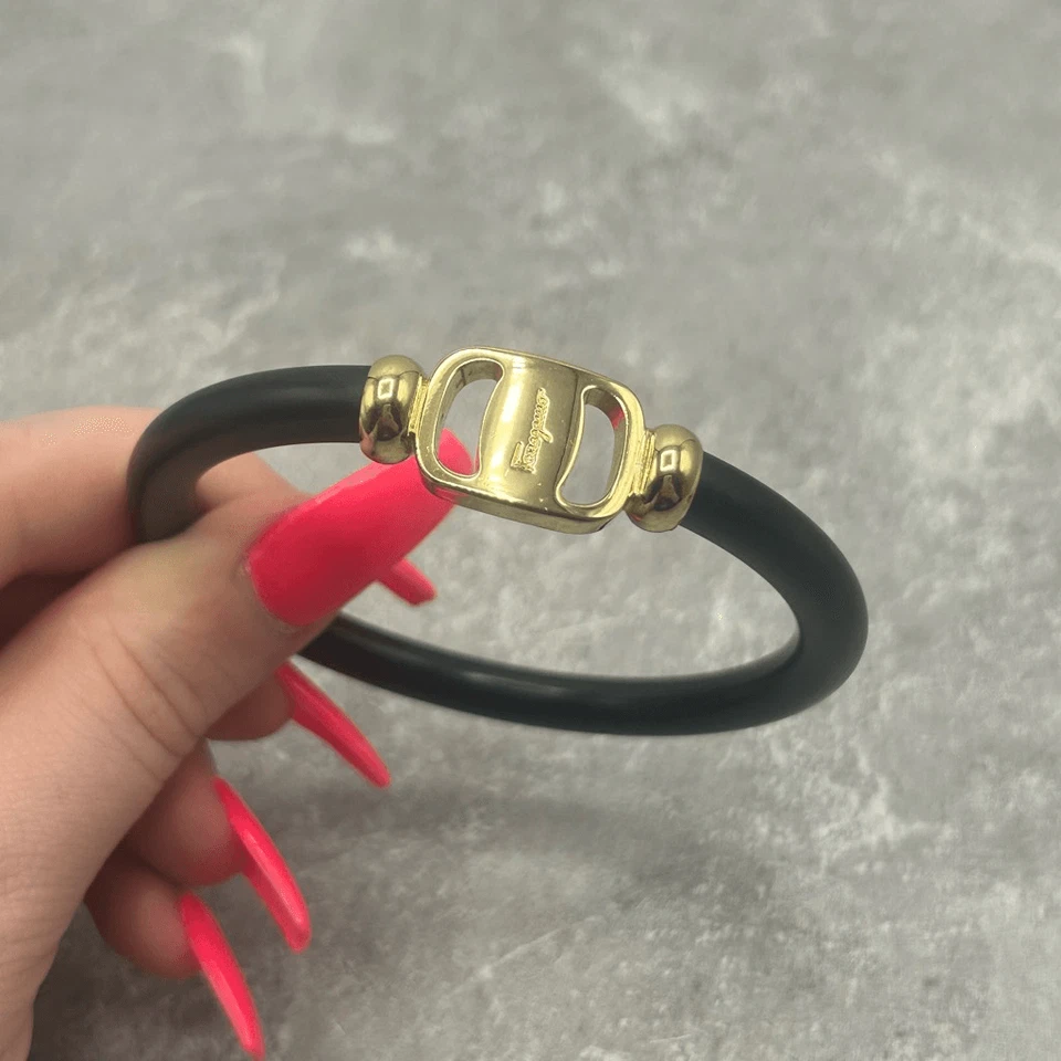 Brazalete de lujo Salvatore Ferragamo madera negra oro hecho en Italia Foto 1 de 4