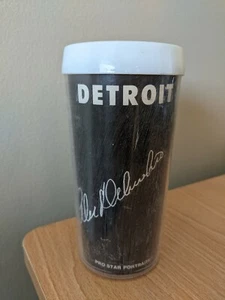 VINTAGE 1971 DETROIT RED WINGS  ALEX DELVECCHIO PRO STAR PORTRAITS CUP - Picture 1 of 8