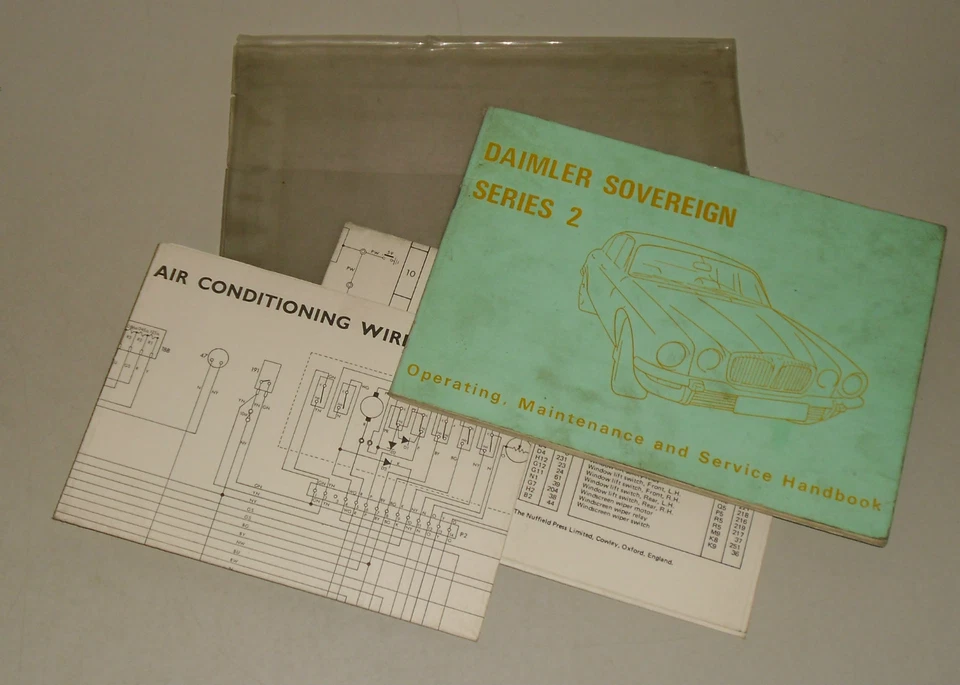 Cartella Con Manuale Dell'Utente Daimler Sovereign Serie II 1974 - Immagine 1 di 1