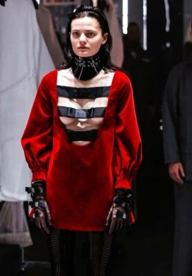 Nuevo con etiquetas. Mini vestido de terciopelo GUCCI $4200 Runway IT38 / US 2 Foto 1 de 4