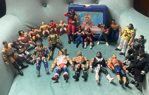 WWE Loose Lot Of Figures Hulk Hogan WWF Undertaker Kane NWO LJN Galoob Mattel Cover