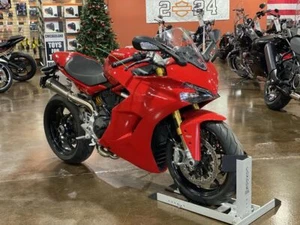 2018 Ducati SuperSport S - Picture 1 of 12