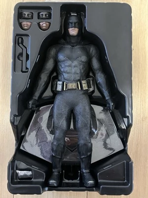 Hot Toys Batman MMS342 Batman Vs Superman Dawn Of Justice Foto 1 de 4